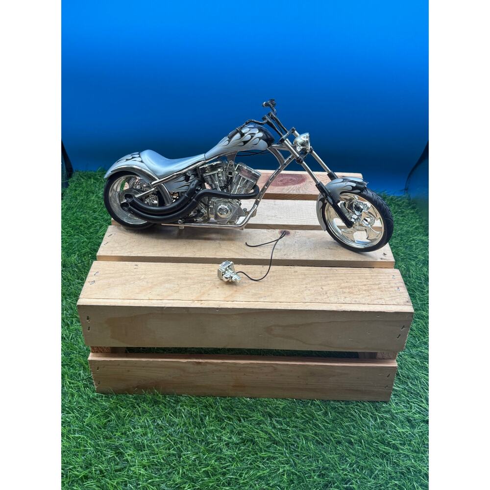 WestCoast Choppers Style Custom Diecast Motorcycle Model Silver Black 1:10 Scale